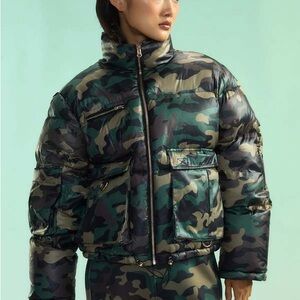 Cynthia Rowley Backcountry Puffer Jacket Green Camo Down Filled Size M Sold-Out